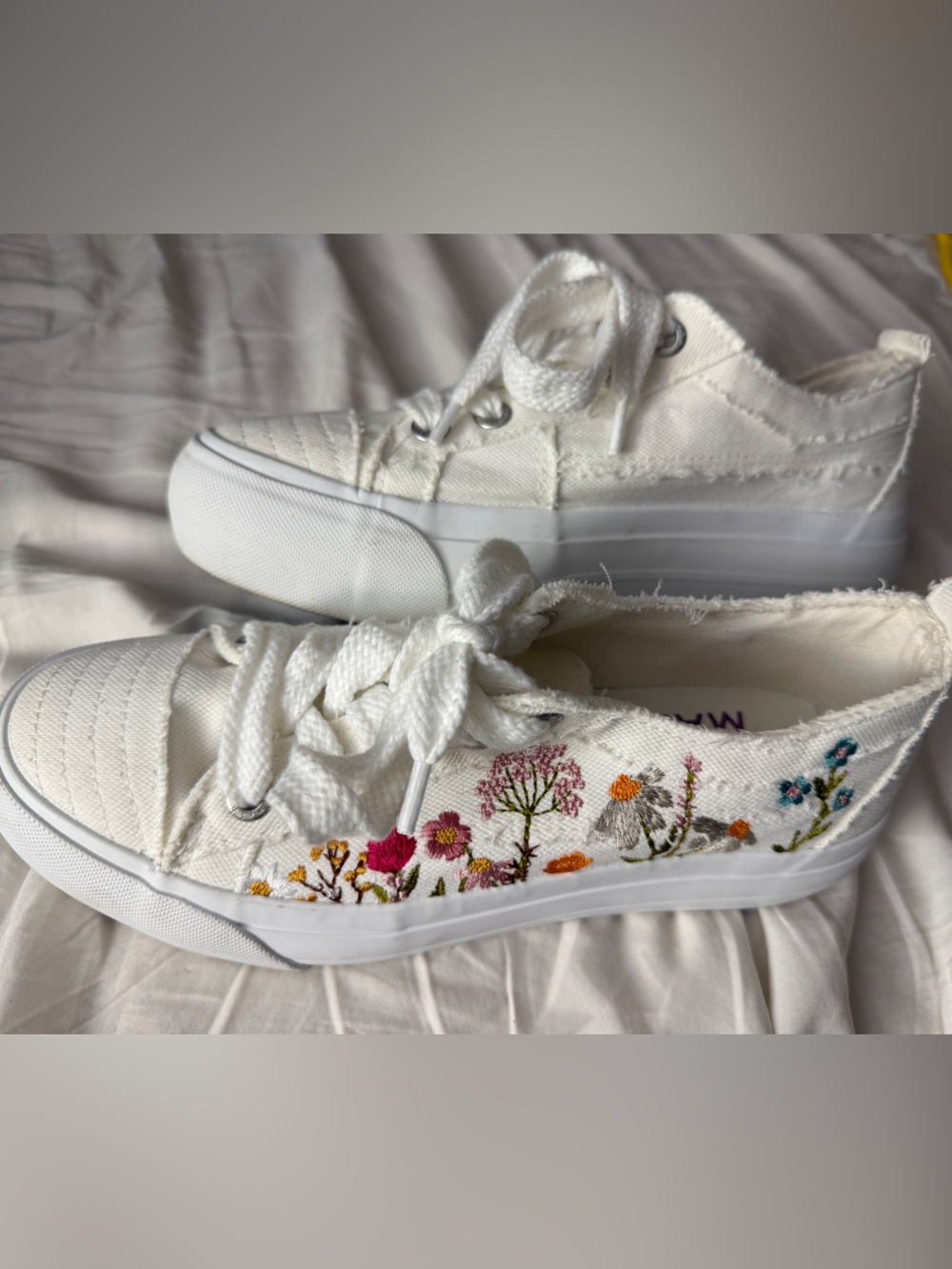 White Floral Embroidered Canvas Platform Sneakers